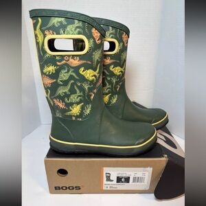 NEW BOGS Boys Rain boots Size 6 Green  Dinosaur Print NIB